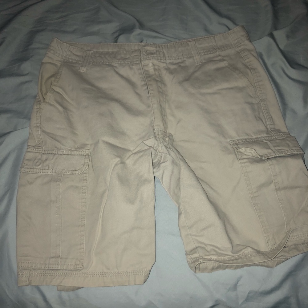 Michael Brandon men’s cargo khaki shorts